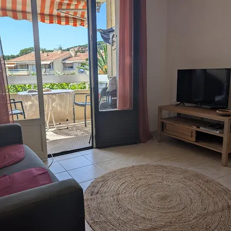 Superbe T2 à 3mn à Pied De La De Cap Long Appartement Saint-Raphaël