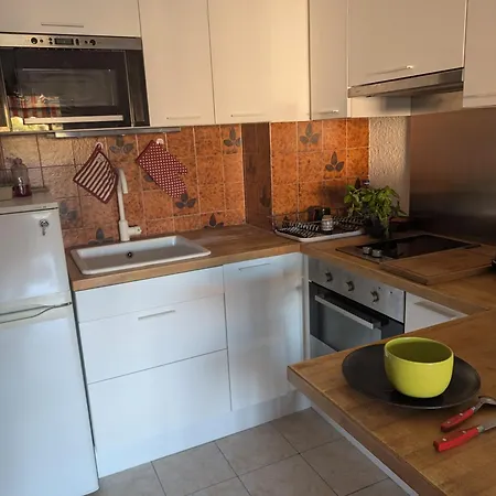 Superbe T2 à 3mn à Pied De La De Cap Long *