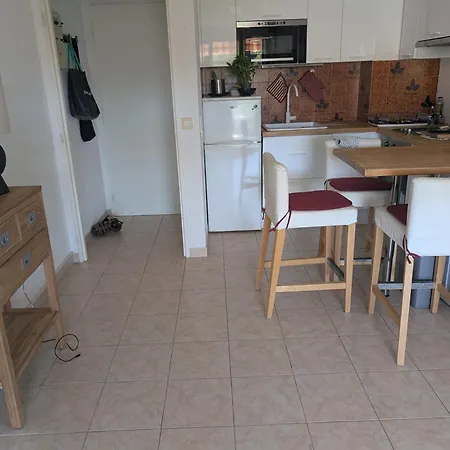 Superbe T2 à 3mn à Pied De La De Cap Long Appartement *