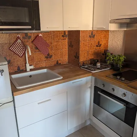 Superbe T2 à 3mn à Pied De La De Cap Long