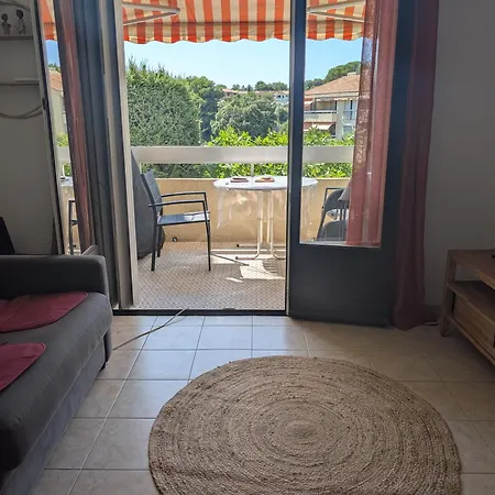 Superbe T2 à 3mn à Pied De La De Cap Long * Saint-Raphaël