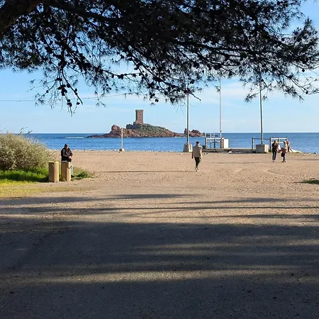 Appartement Superbe T2 à 3mn à Pied De La De Cap Long *