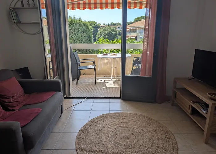 Superbe T2 A 3mn A Pied De La De Cap Long * Saint-Raphael (Var)