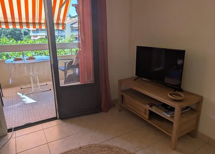 Superbe T2 A 3mn A Pied De La De Cap Long * Saint-Raphael (Var)