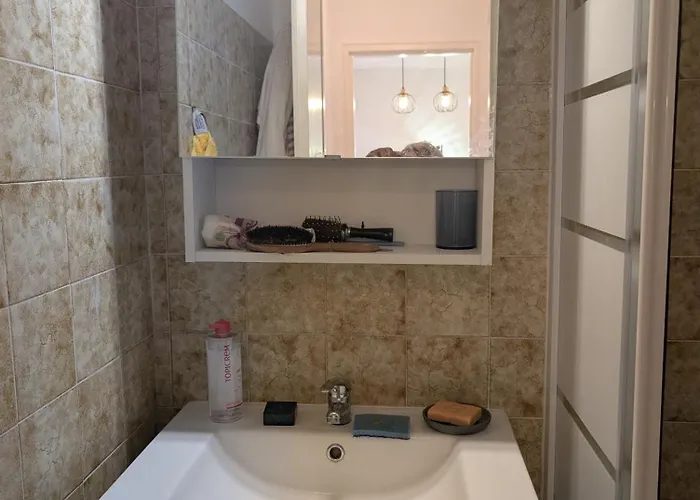 Superbe T2 A 3mn A Pied De La De Cap Long Apartment Saint-Raphael (Var)