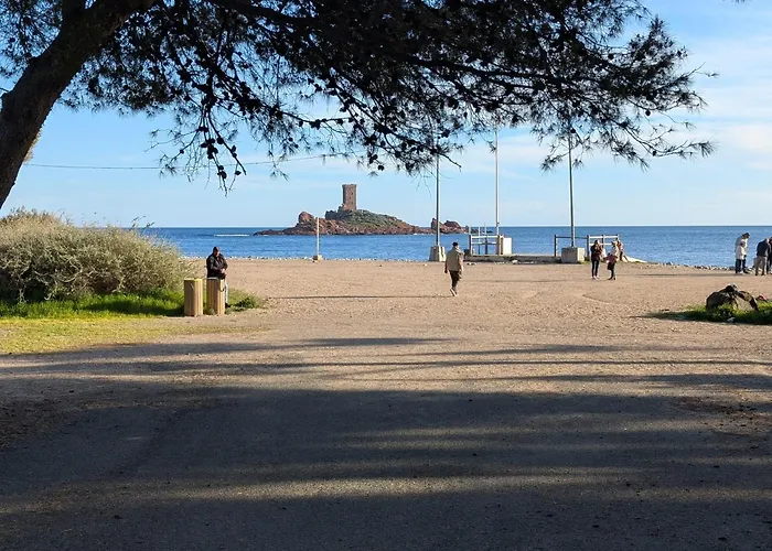 Apartment Superbe T2 A 3mn A Pied De La De Cap Long *