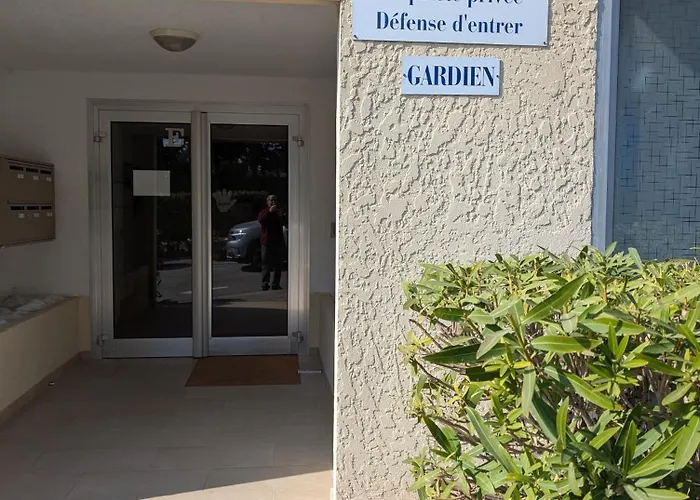 Superbe T2 A 3mn A Pied De La De Cap Long Saint-Raphael (Var)